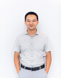 覃俊律师照片